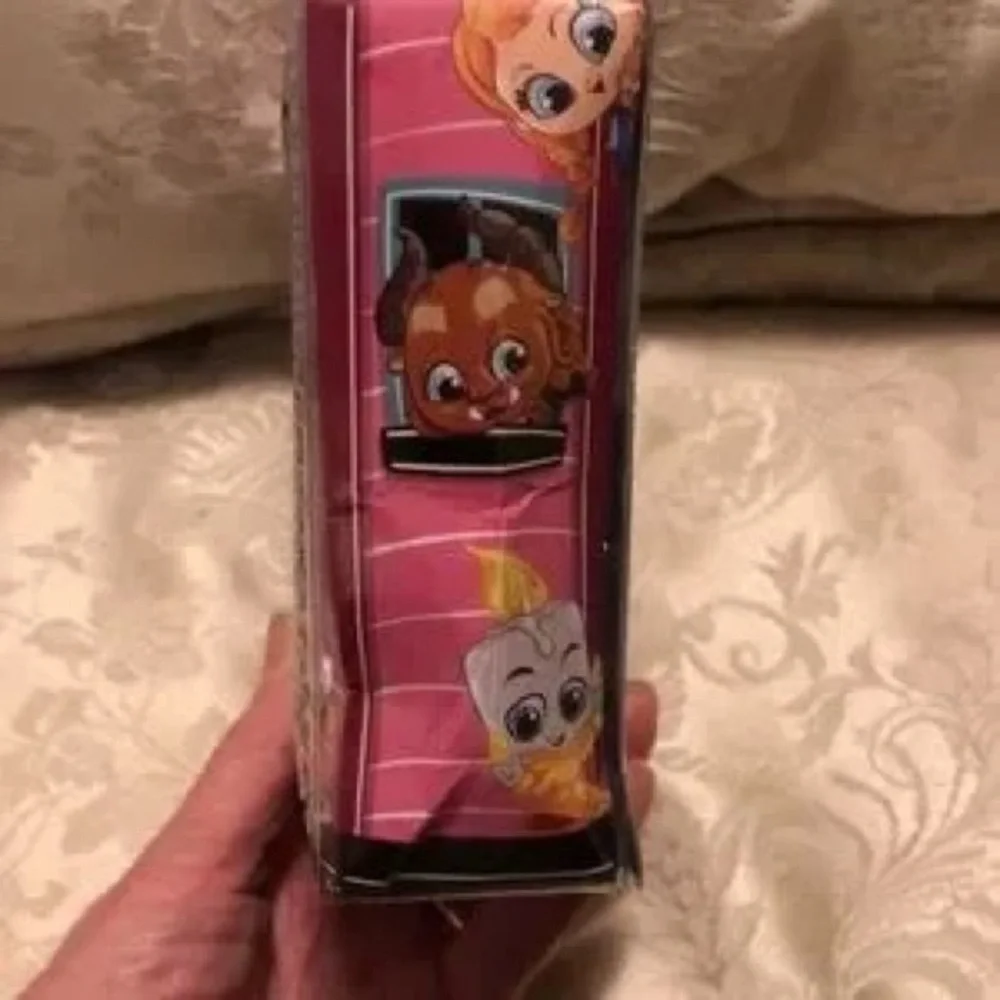 Disney Doorables Playset in Pink, Yellow and Blue
